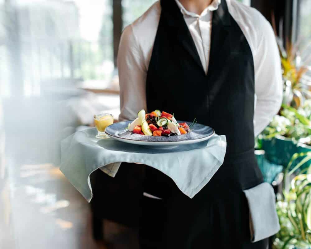 Personale: Servitør